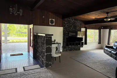 Image de Charming 2-bedroom house in wonderful Pāhoa with free private covered parking