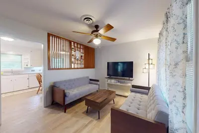 Image de Mid-Century Home-Clean-Remodeled