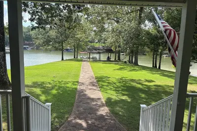 Image de Smith Lake Retreat on over 2 acres