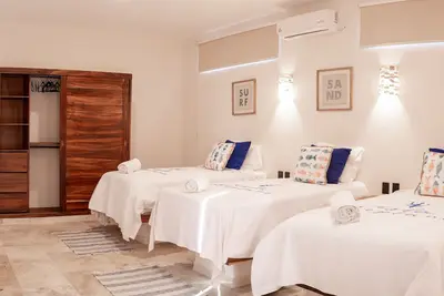 Image de Beachfront Luxury in Puerto Escondido • Sleeps 42 • Pool • Chef • Sunrise views