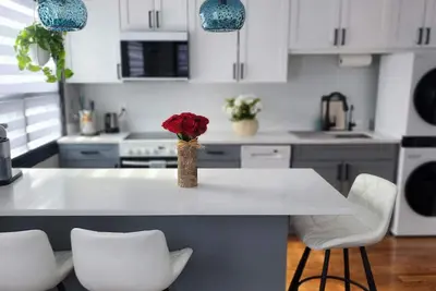 Image de Newly Renovated Modern Loft with Private Balcony Near MetLife & Nyc