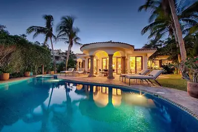 Image de Stunning Palmilla Caleta Villa, Close Walk to Sandy and Swimmable Beach