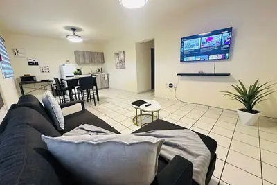 Image de This charming 2br 1 bath apartment in the heart of Manati offers the perfect. . .