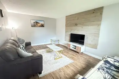 Image de Charming 3-bedroom condo with WiFi and Ac in lovely Thunder Bay