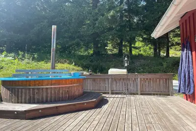 Image de Séjour isolé en forêt avec annexe