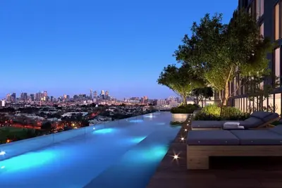 Image de Luxe Flemington Cityscape views Pool Gym Parking