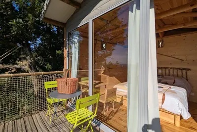 Image de Cabane perchée romantique avec climatisation à St Paulien