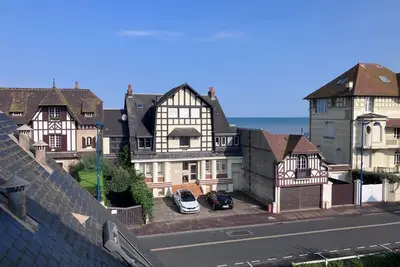 Image de Beau duplex familial refait Ă neuf avec balcon proche plage