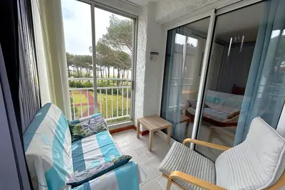 Image de Appartement en Bord de Plage avec Vue Mer