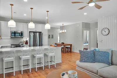 Image de Relaxed Luxury Steps to the Beach, Relaxed Luxury Steps from the Beach!