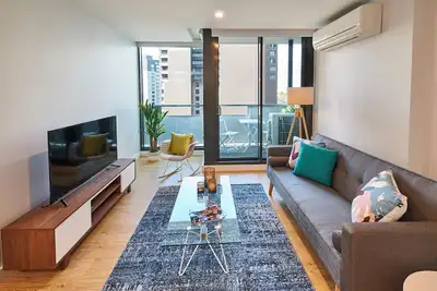 Image de 3-bedroom Southbank Apartment: Walk to Crown Casino, Eureka Tower, & Qv Garden