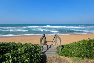 Image de Tiffany Beach Salt Rock: A beautiful beach house, direct access to the beach.