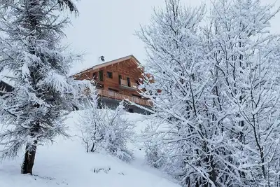 Image de Chalet La Tanière avec Sauna - 10p - au coeur des Aravis - Le Chinaillon