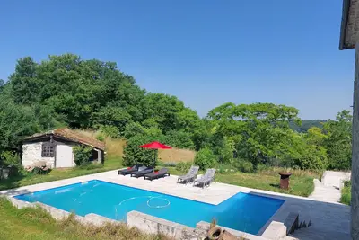 Image de Charming renovated farmhouse with large pool
