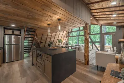 Image de Highland Hideaway by Innsbrook Vacations!