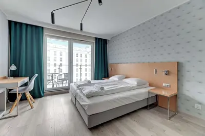 Image de Bright Studio with Balcony | Close to the Long Market
