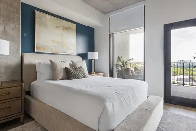 Image de Landing at Park and Main - 2 Bedrooms in Central St. Petersburg