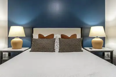 Image de Landing at Park and Main - 2 Bedrooms in Central St. Petersburg