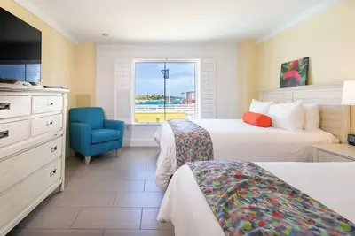 Image de Spacious and Stylish Room Ideal for Family Getaways Near the Boardwalk and Fun