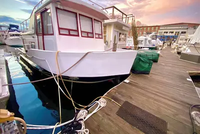 Image de Vintage 1969 Boat on the Providence Marina near Brown University and Risd