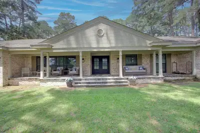 Image de Luxury Golf Course Getaway at Texarkana Country Club.