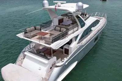 Image de Luxury Yacht Stay on the Miami River – Waterfront Living Redefined