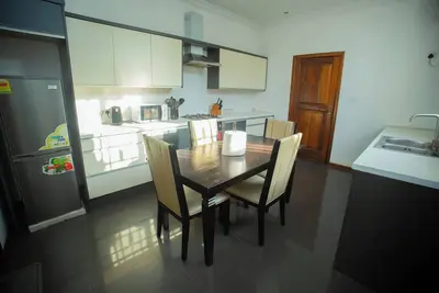 Image de Beautiful 2bd - Townhouse by Ghana's President's House with Pool and Garden