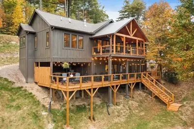 Image de Chardonnay Chalet - A Modern Mountain Getaway