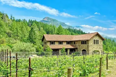 Image de Domaine de luxe de 15 hectares Ă Calistoga - Piscine, vue sur le vignoble