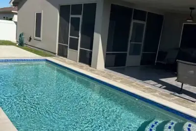Image de 4-bedroom house in charming Laredo with Pool, WiFi, Ac. Book now