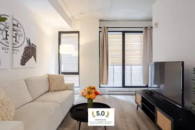 Image de Roomy 1br Getaway | Mtl Old Port