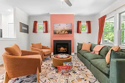 Image de Cozy 3bd Stay, Bbq & Yard, Mins to Duke & Downtown