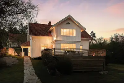 Image de Large turn of the century villa with lake view - Near Gothenburg