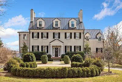 Image de Grand 9br Provenance Manor Ideal for Gatherings