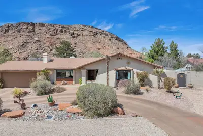 Image de Southwestern Charm w/Pool in Beloved Neighborhood