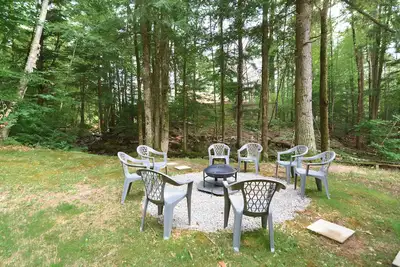 Image de 3-bedroom Chalet in charming North Conway with HotTub, WiFi, Ac and River
