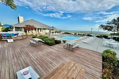 Image de Your Lake Erie Islands' Getaway Condo for 6 with a Clubhouse and Pool!