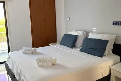 Image de Standard Suite 002 at Valentina Apts in Paphos, escape for 2