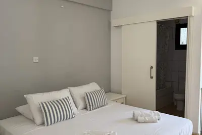 Image de Standard Suite 008 at Valentina Apts in Paphos, escape for 2