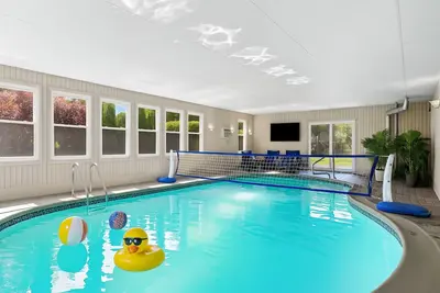 Image de Grandma's Family Fun House with Heated Indoor Pool
