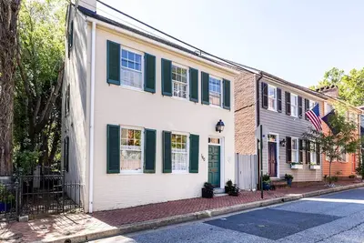 Image de Steps from the Waterfront with Private Backyard at Historic Philip Clayton House