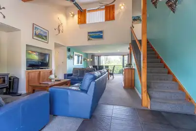 Image de Stay7A: 4br Modern Comfort, Sky Tv, Views – Walk to Village & Pools