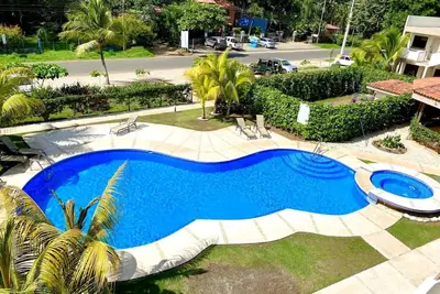 Image de Cozy Condo with Panoramic Hillside Views from Rooftop Terrace and Short Walk to