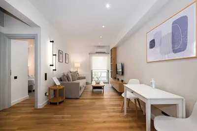 Image de Plaka Gem - Modern, Central Flat in Prime Location