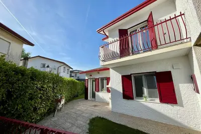 Image de Spacieuse villa sur deux étages avec jardin d'angle