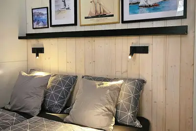 Image de Charming pine grove mobile home, 200m from Soline beach, terrace & parking.
