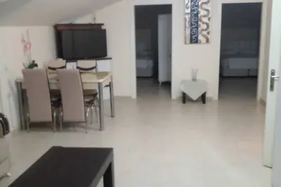 Image de large 2-bedroom apartment with 8 metre's balkony Not far from beach