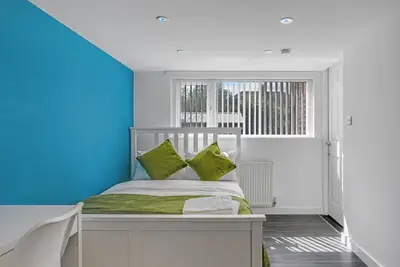 Image de Luxury 5 Bedroom Home in Newcastle