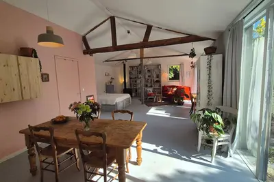 Image de Grange aménagée en studio cosy avec jardin et parking gratuit à Eindhoven
