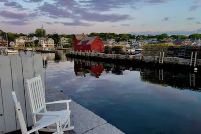 Image de Charming Waterfront Home - Patio - Ac - Projector - Kitchen - Shops - Dining